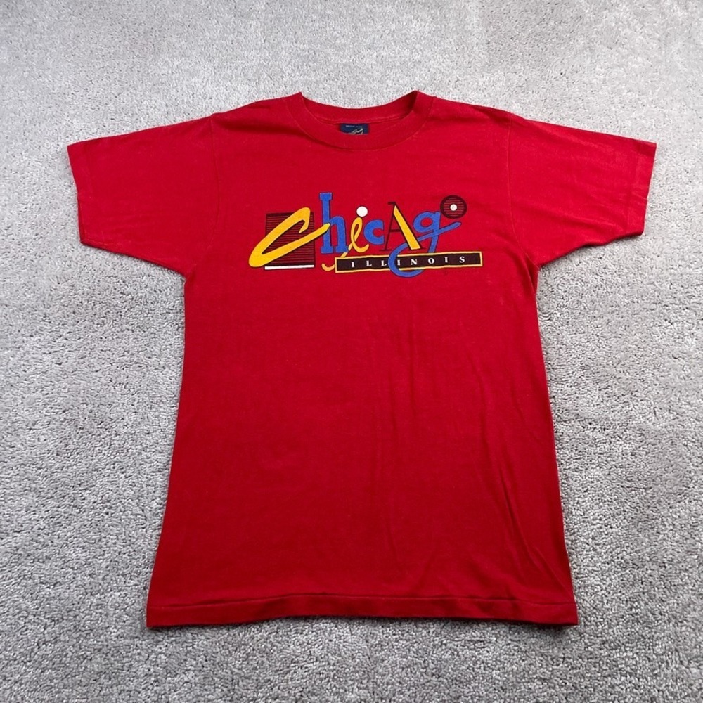 VINTAGE Chicago Illinois Shirt‎ Mens Medium Red Sneakers Qualitees Single Stitch